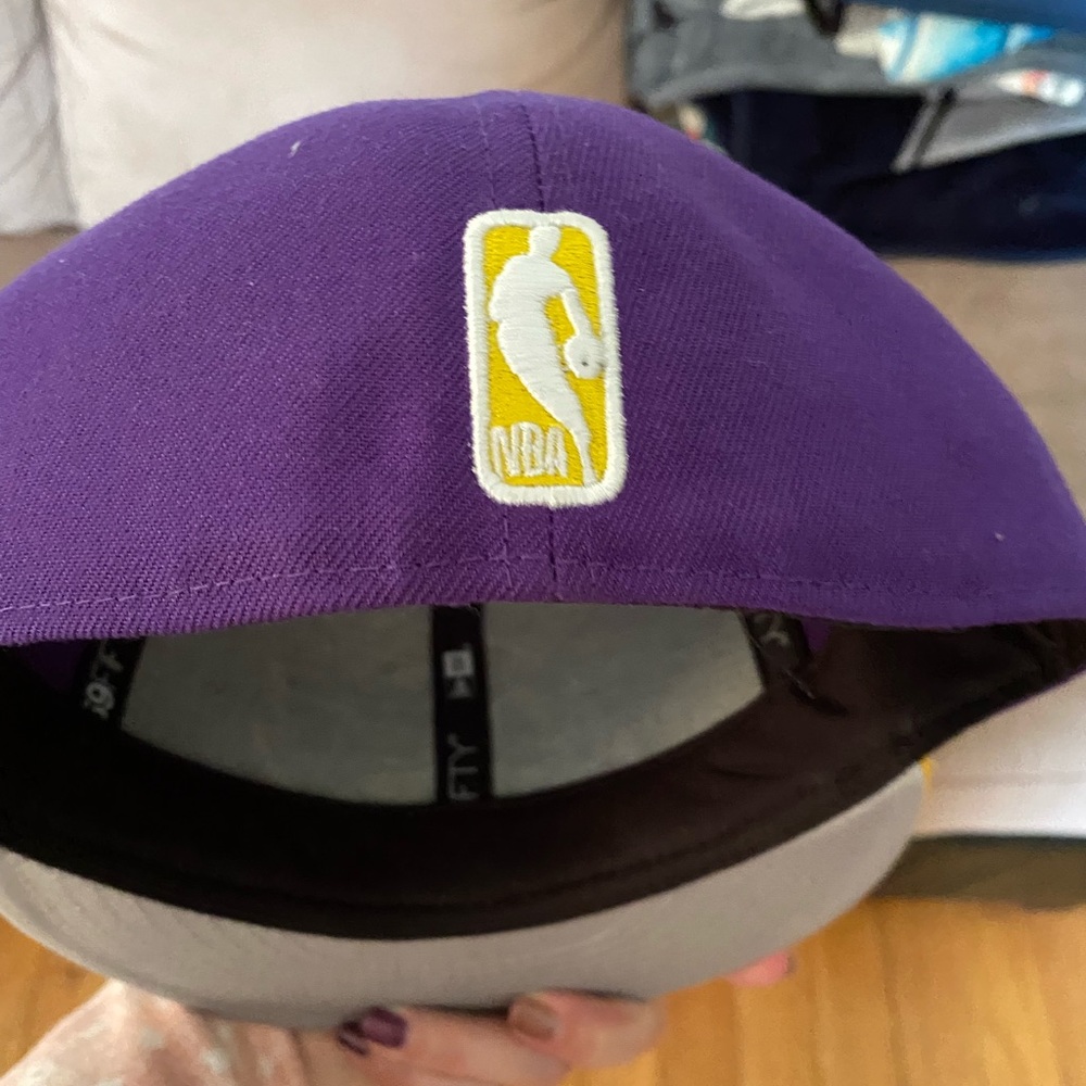 Lakers Hat - Picture 2 of 3